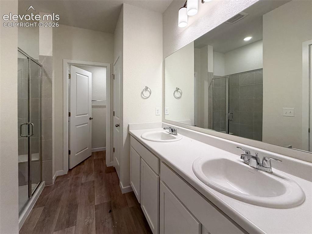 Image 17 of 36: Master Bathroom
