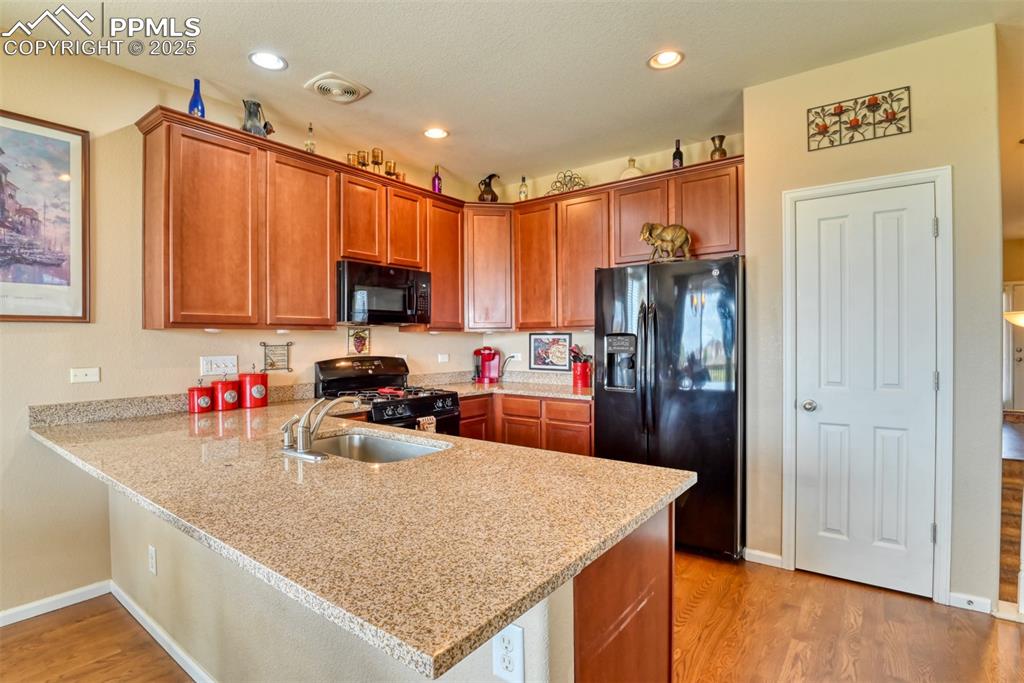 Image 15 of 47: 42" Upper Cabinets