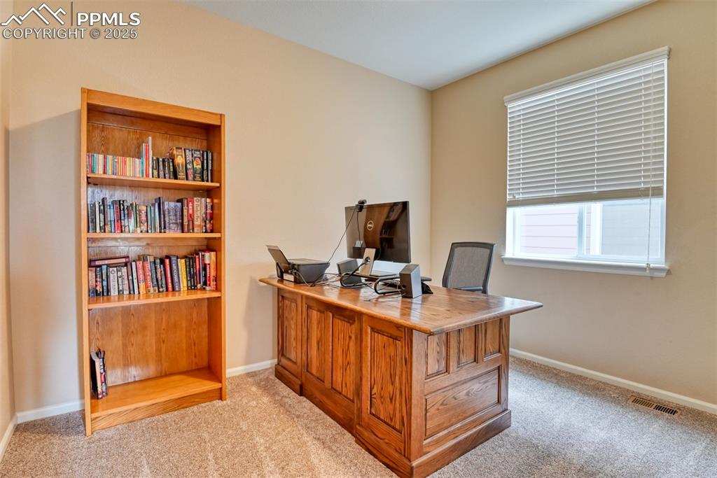 Image 26 of 47: Bedroom