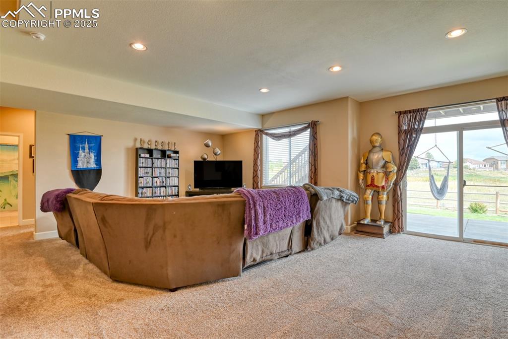 Image 29 of 47: Family Room