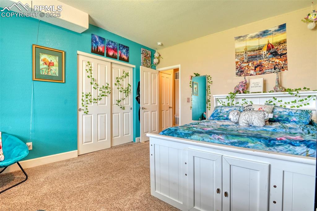 Image 33 of 47: Bedroom