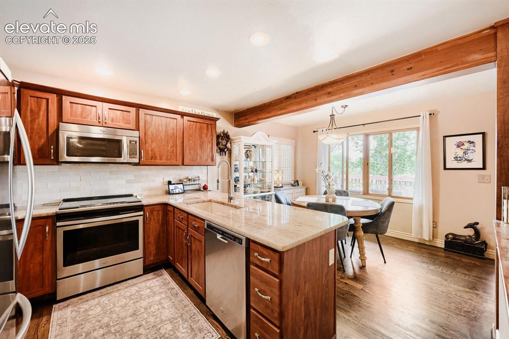 Image 10 of 34: Kitchen