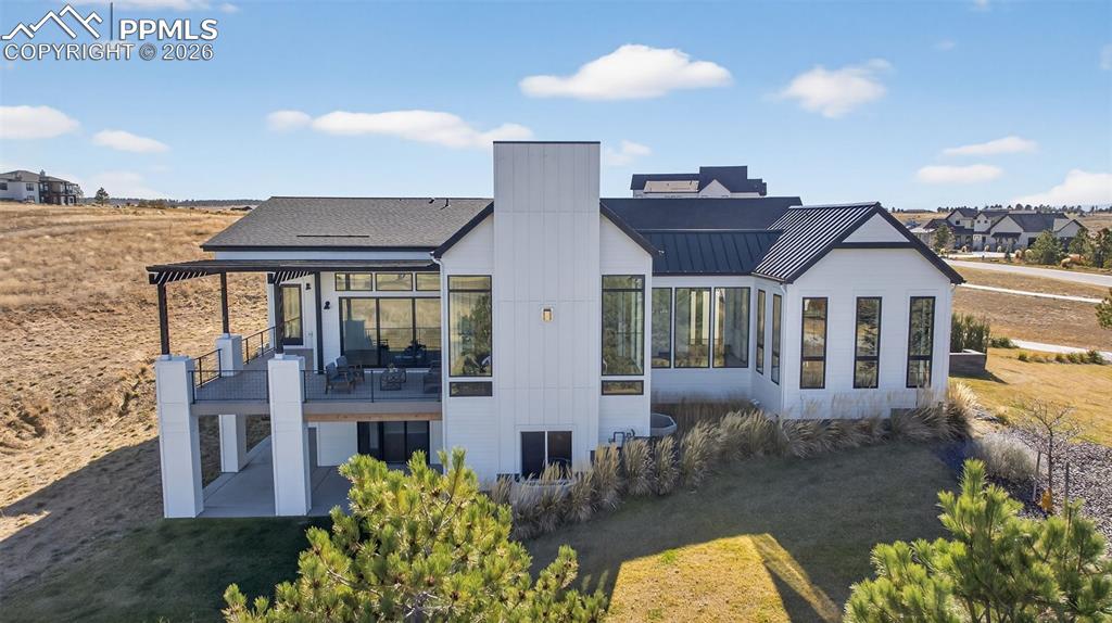 Image 7 of 44: Back of house