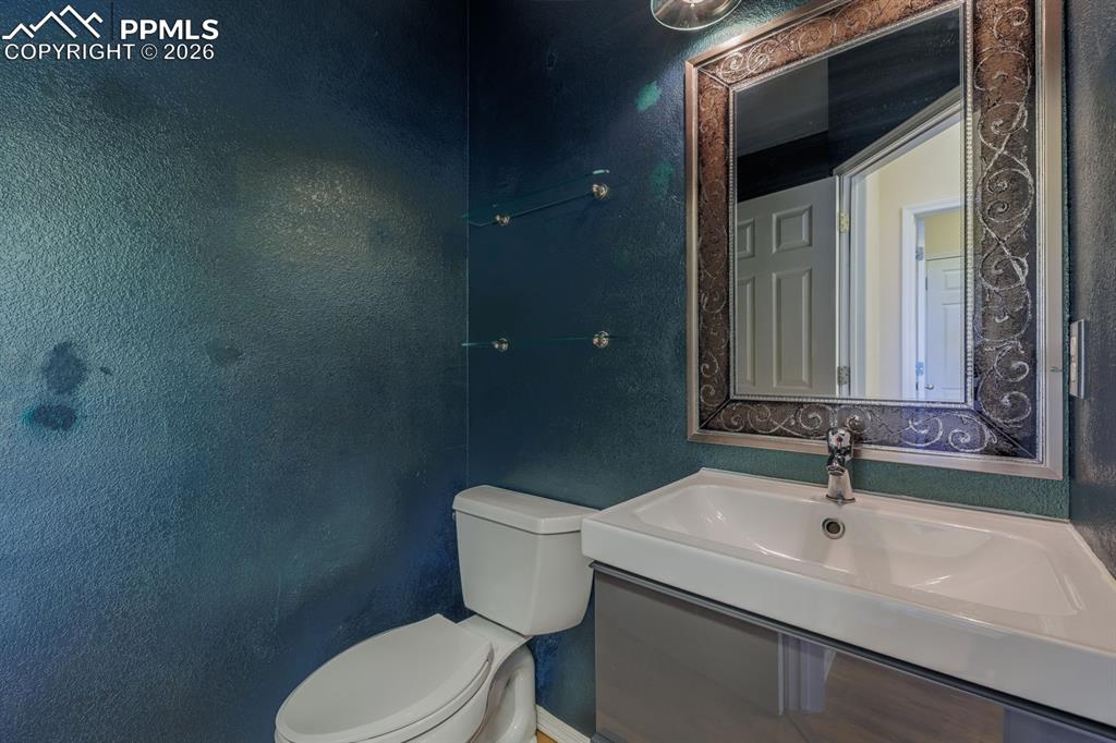 Image 32 of 49: Main Level 3/4 Bathroom