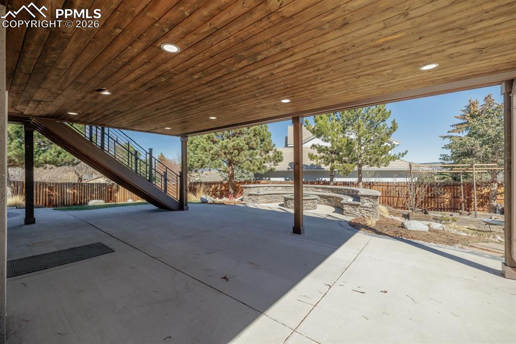 Image 41 of 49: Patio