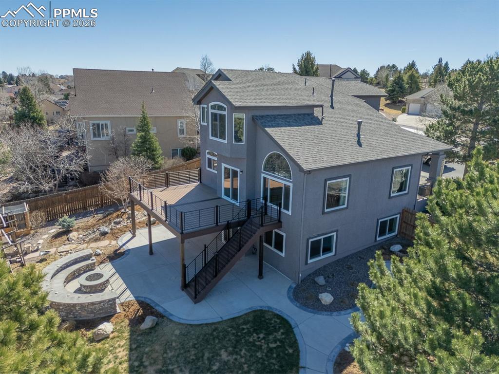 Image 8 of 49: Back of Structure