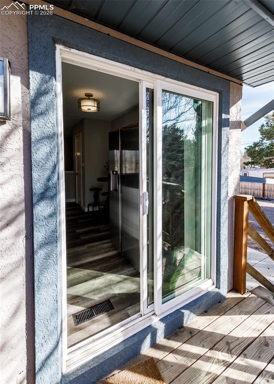 Image 18 of 45: Entry