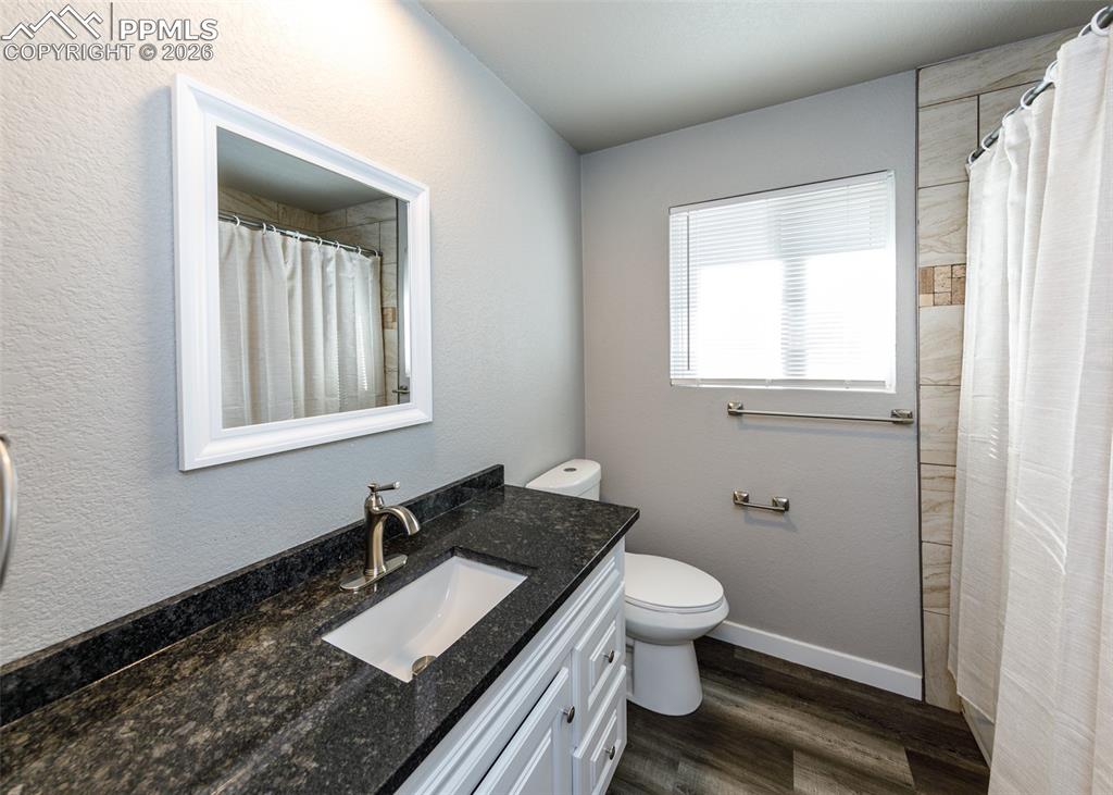 Image 28 of 45: Bathroom