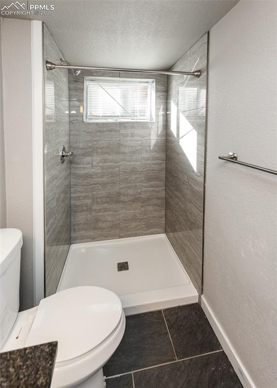 Image 40 of 45: Bathroom