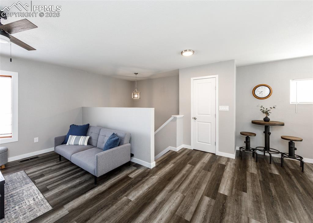 Image 7 of 45: Sitting Room