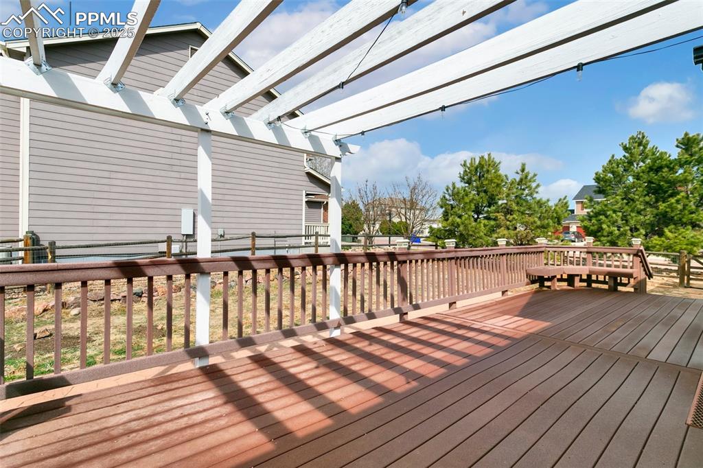 Image 33 of 35: Deck