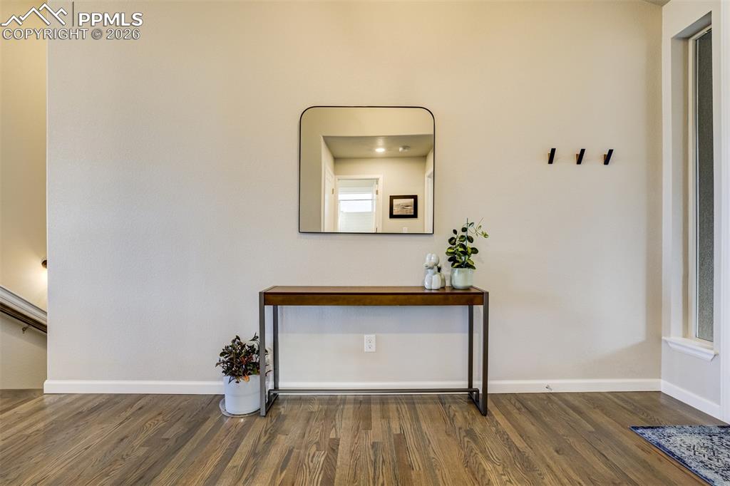 Image 25 of 50: Entry