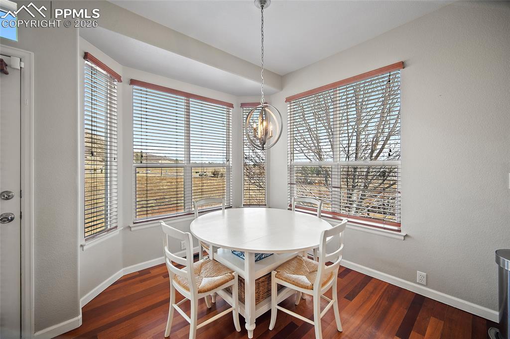 Image 11 of 44: Dining Area