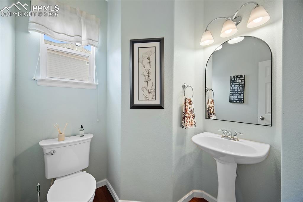 Image 18 of 44: Bathroom