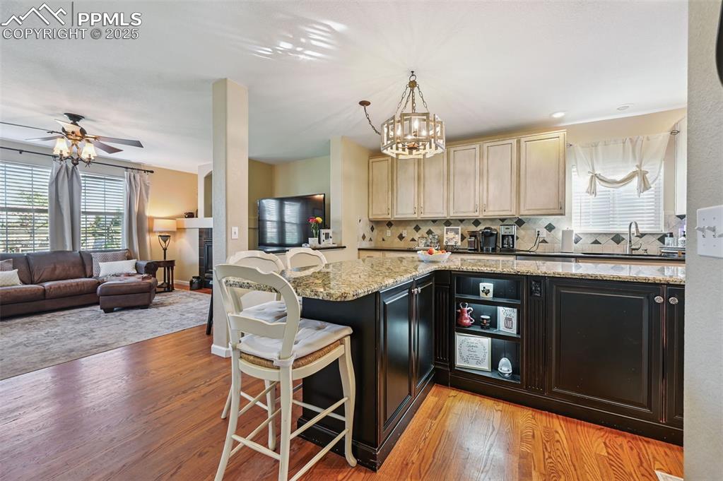 Image 11 of 48: Kitchen