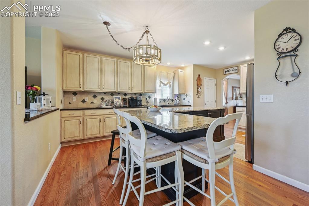 Image 13 of 48: Kitchen