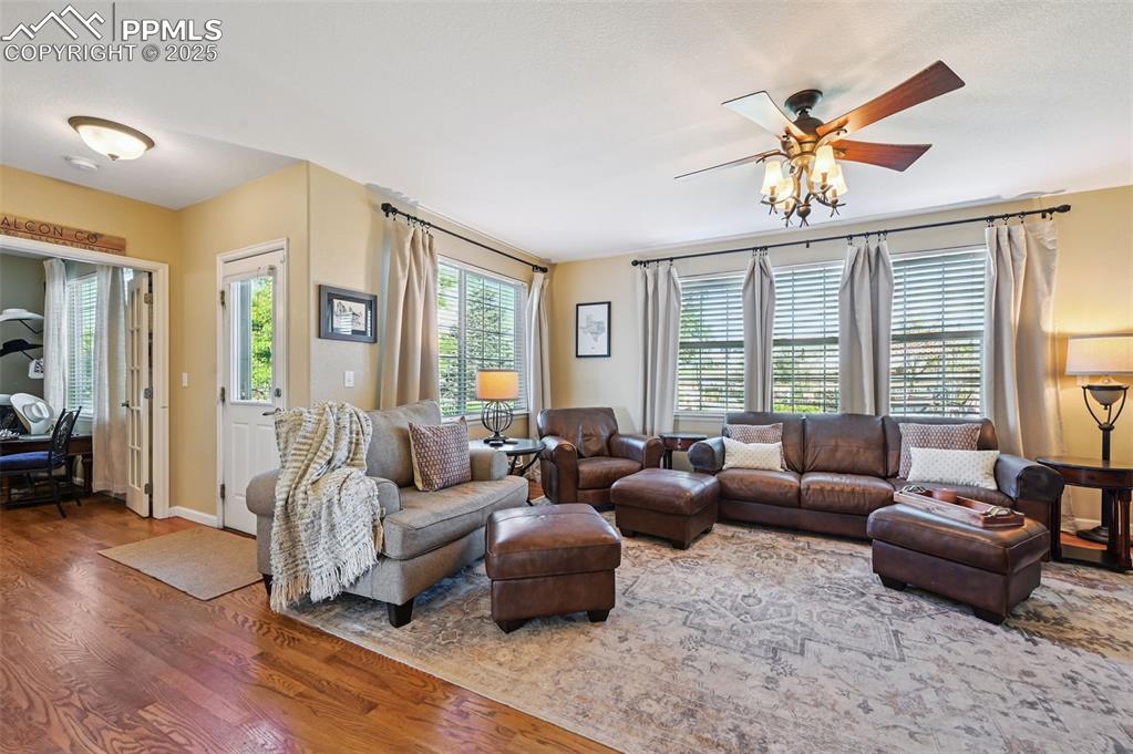 Image 14 of 48: Living Room