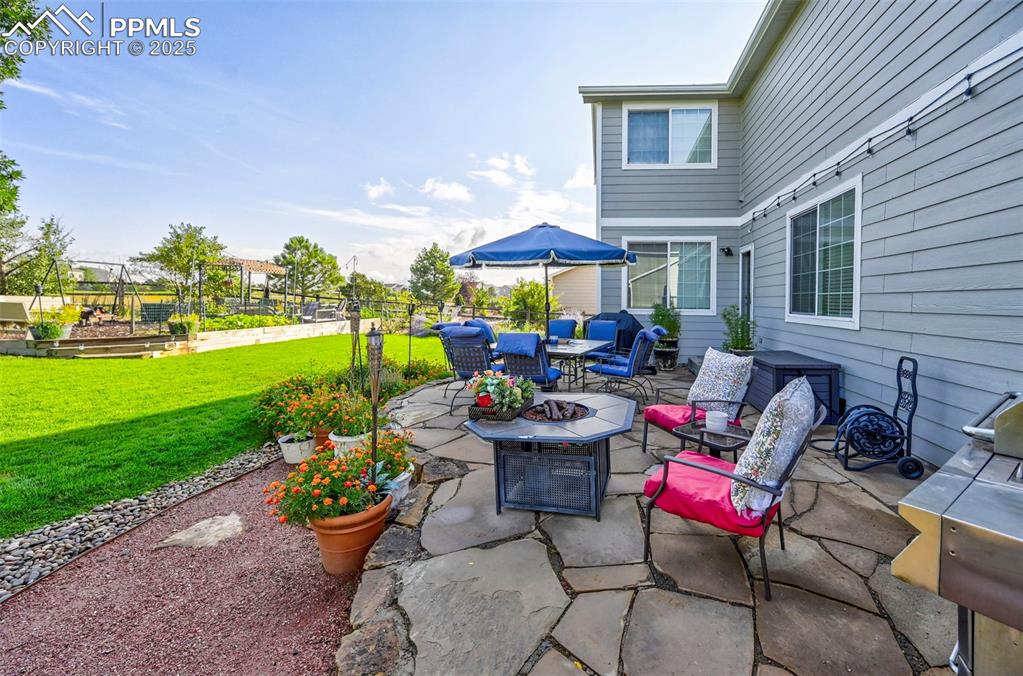 Image 42 of 48: Patio