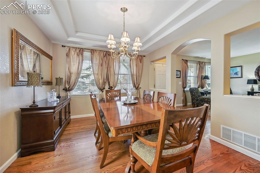 Image 8 of 48: Dining Area