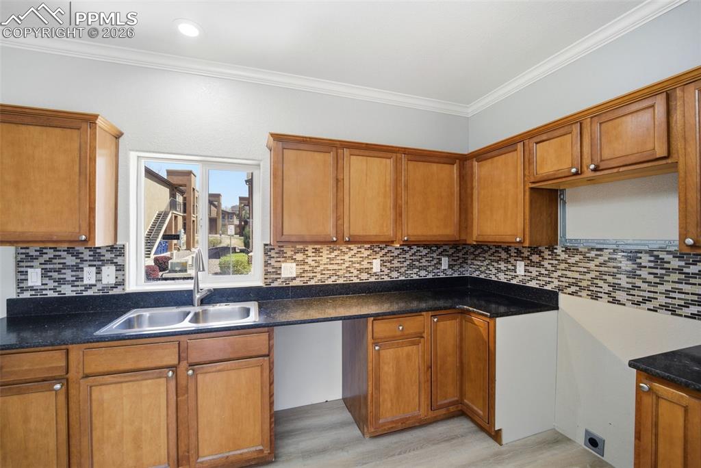 Image 13 of 34: Kitchen