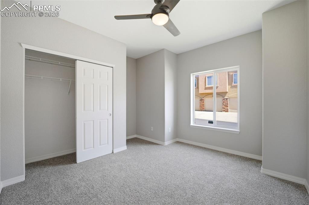 Image 21 of 34: Bedroom