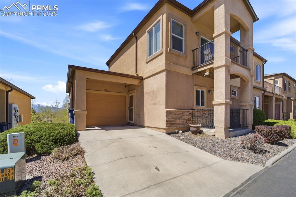 Image 4 of 34: Front of Structure