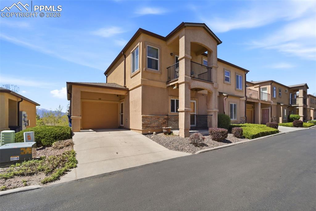 Image 5 of 34: Front of Structure