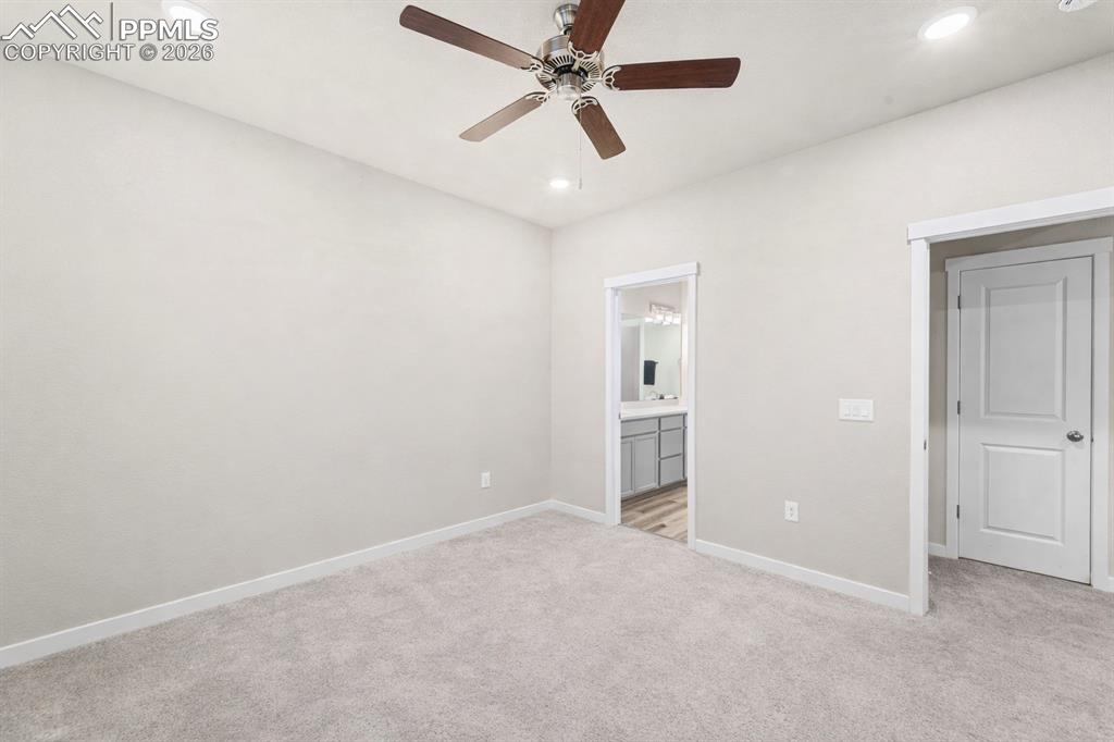 Image 18 of 36: Bedroom