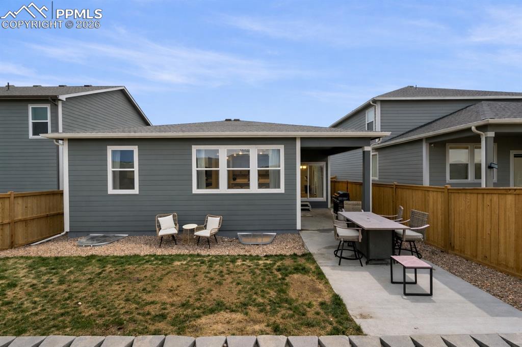 Image 30 of 36: Back of Structure