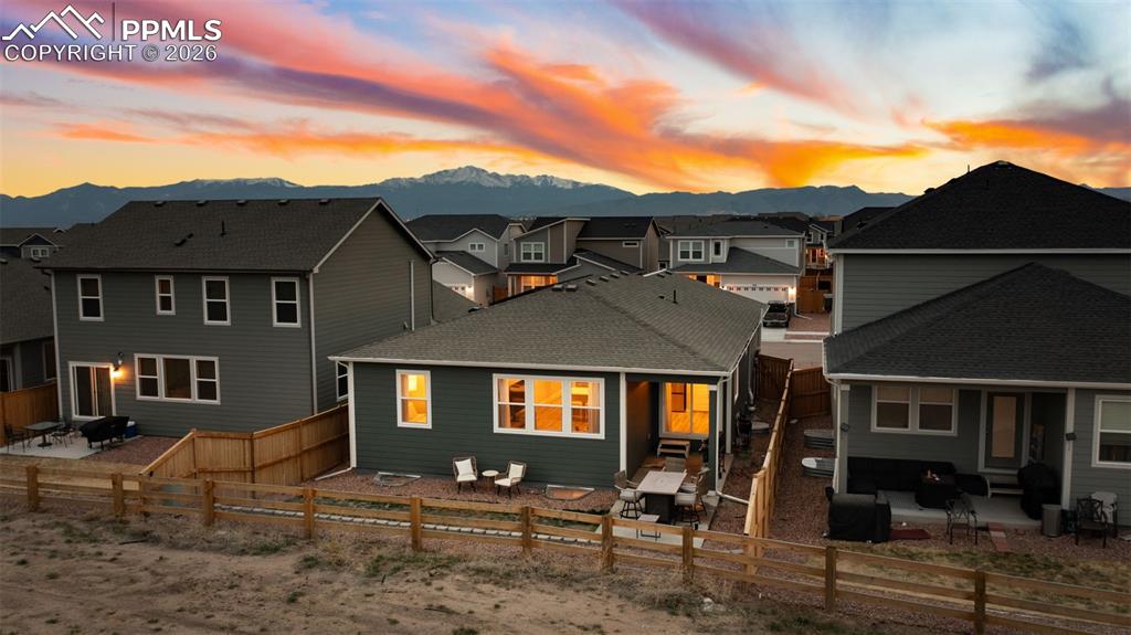 Image 34 of 36: Back of Structure