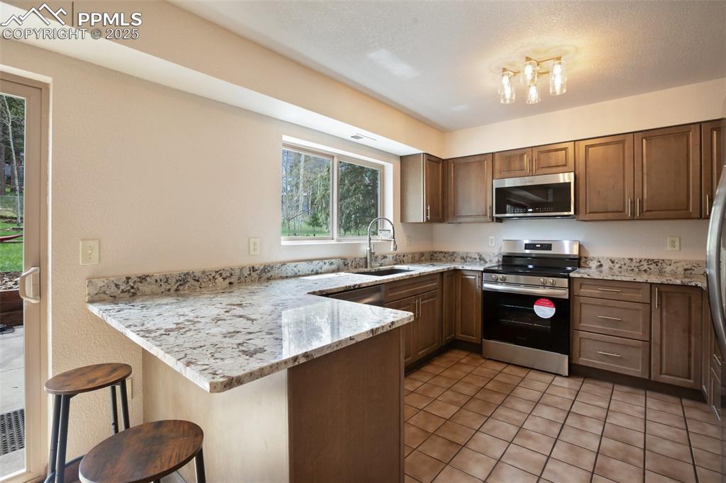 Image 12 of 42: Kitchen