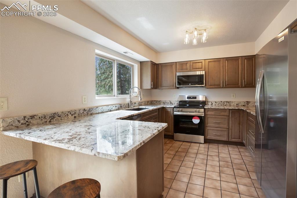 Image 13 of 42: Kitchen