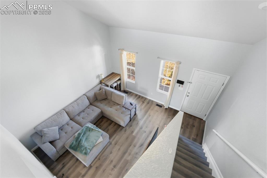 Image 18 of 40: Living Room