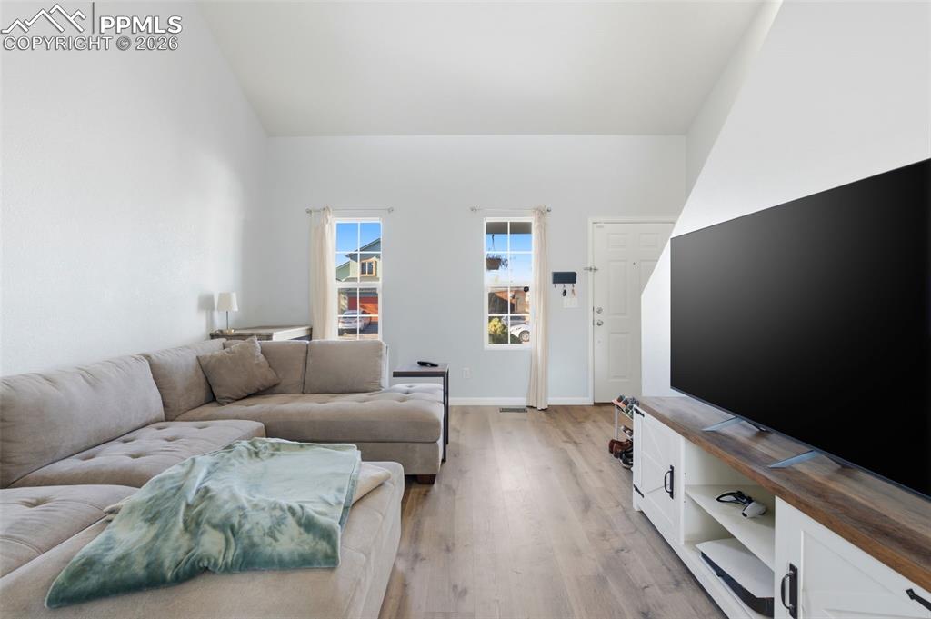 Image 4 of 40: Living Room