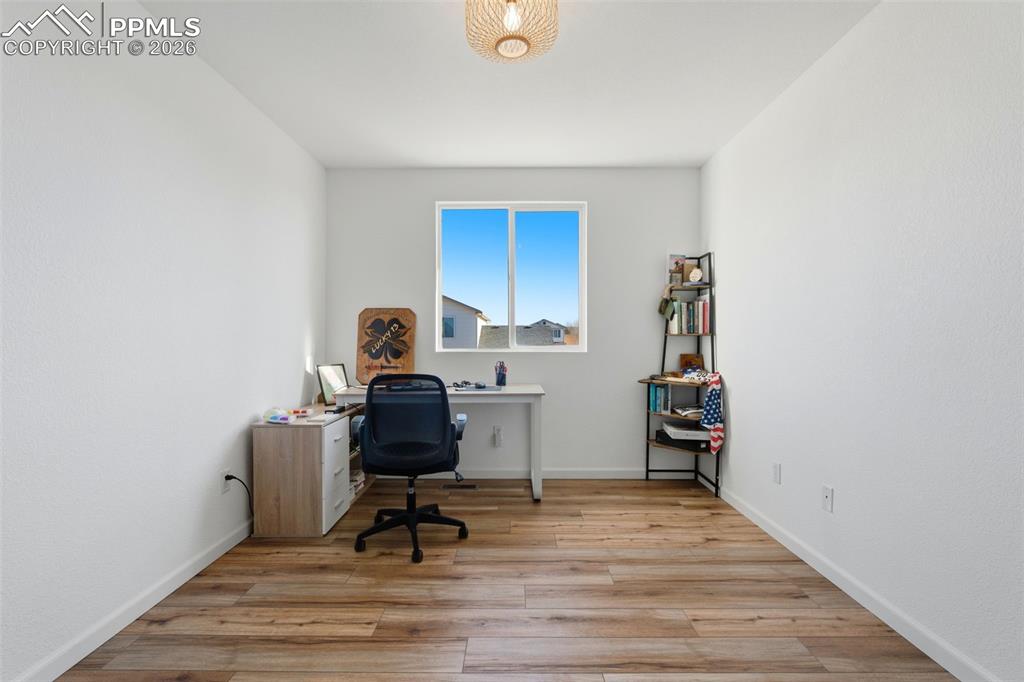 Image 9 of 40: Office