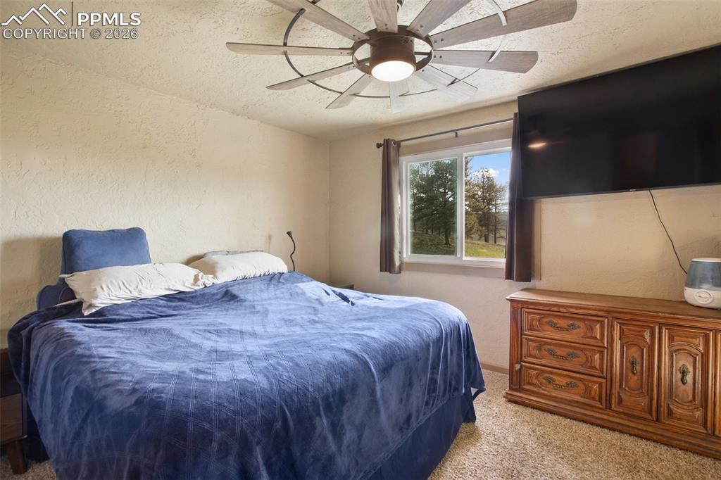 Image 15 of 28: Bedroom