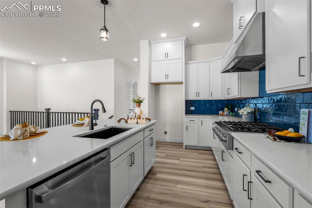 Image 10 of 37: Kitchen