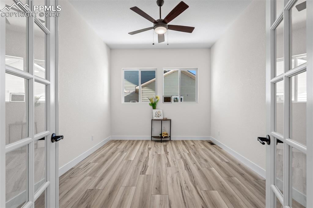 Image 14 of 37: Office