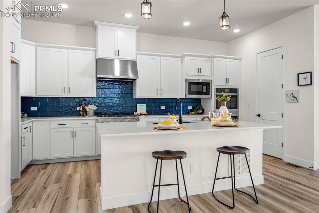 Image 8 of 37: Kitchen