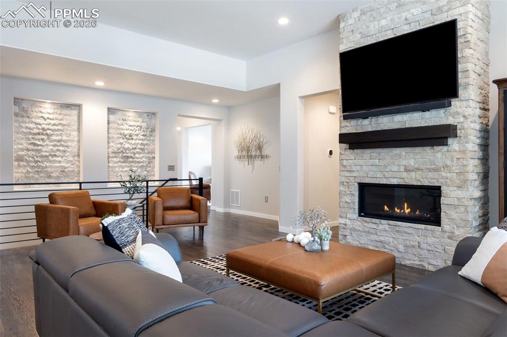 Image 13 of 49: Living Room