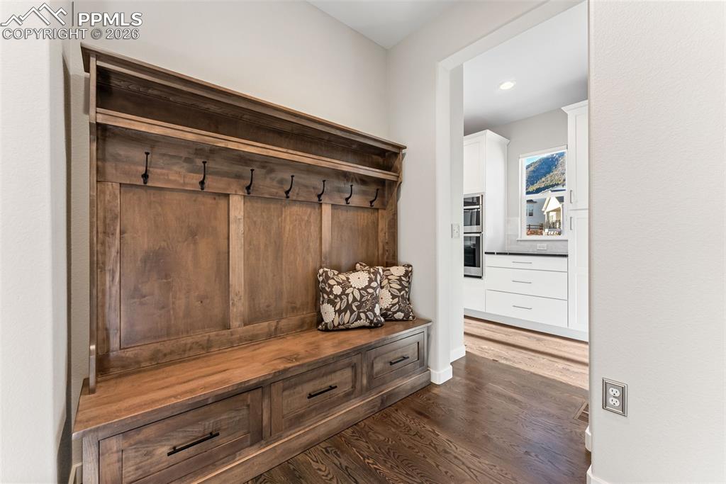 Image 21 of 49: Mud Room