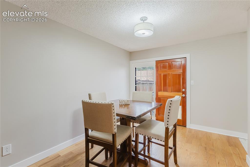 Image 13 of 36: Dining Area