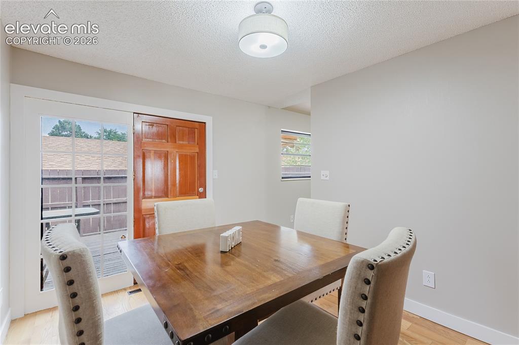 Image 14 of 36: Dining Area