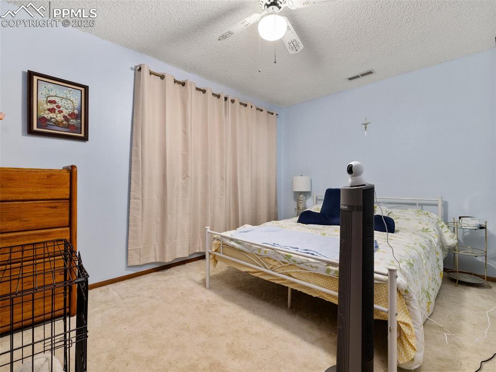 Image 23 of 34: Bedroom