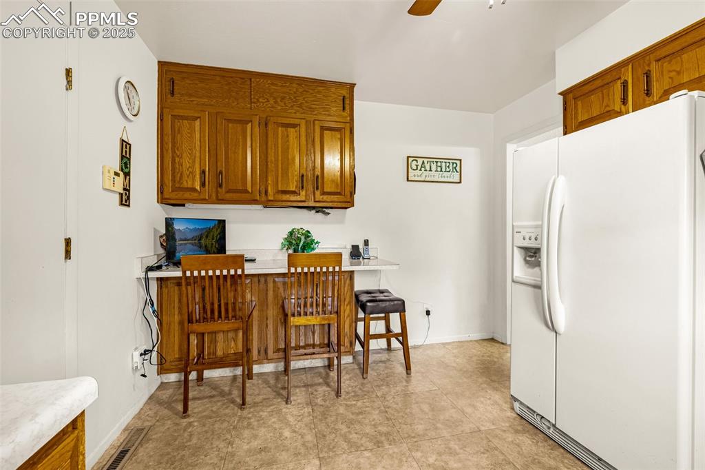 Image 14 of 39: Kitchen