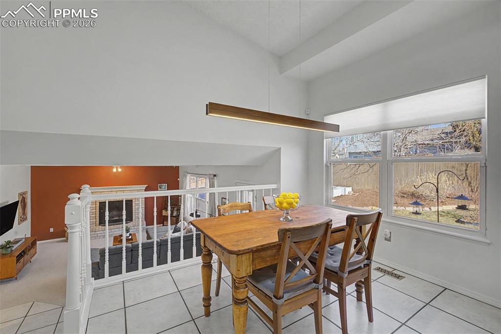 Image 11 of 41: Dining Area