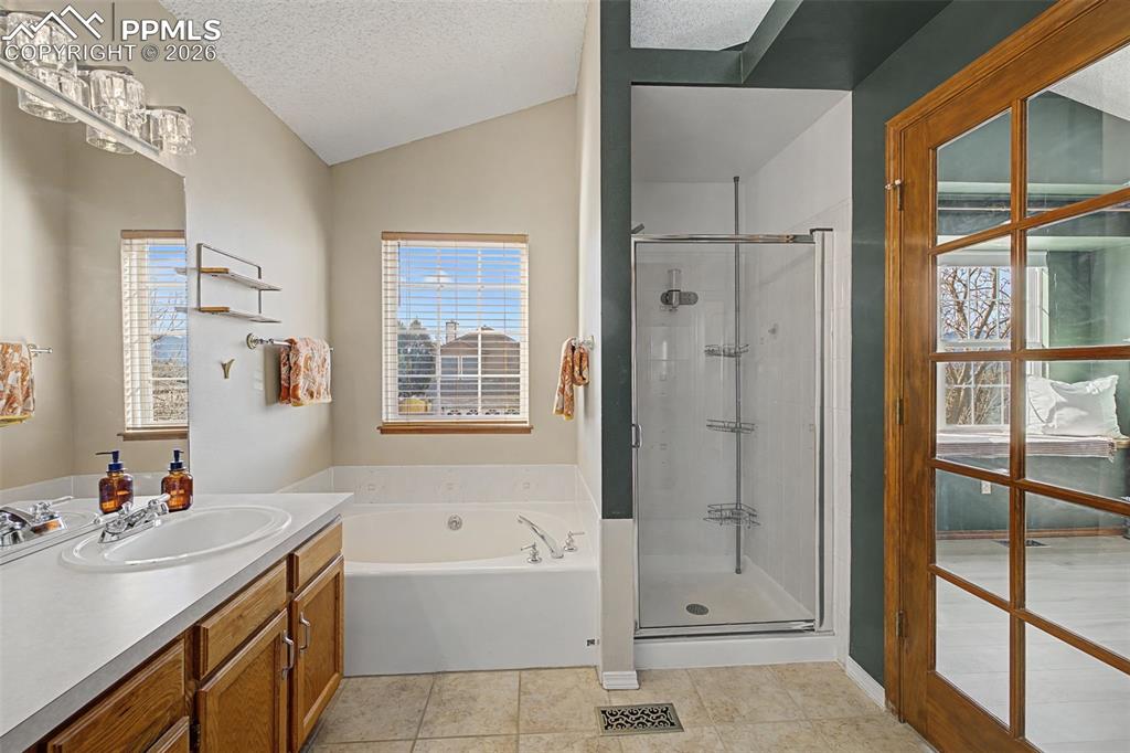 Image 28 of 41: Master Bathroom