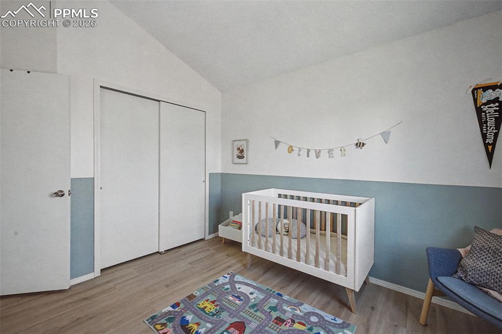 Image 31 of 41: Bedroom