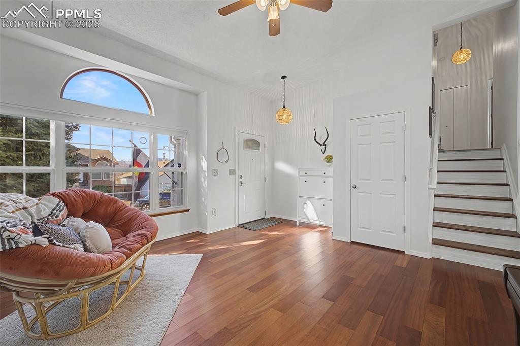 Image 7 of 41: Living Room