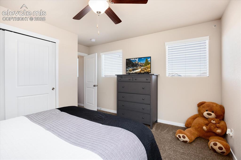 Image 16 of 25: Bedroom